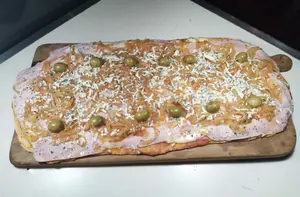 25 pizza fuga, jamón y roque
