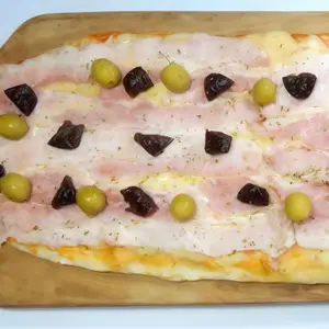 34 pizza panceta y ciruelas