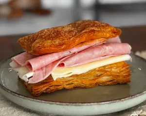 Fosforito con jamón y queso
