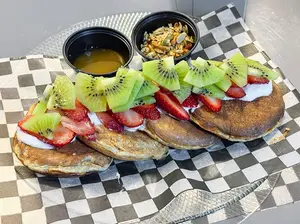 Pancakes fit frutales (frutilla & kiwi)
