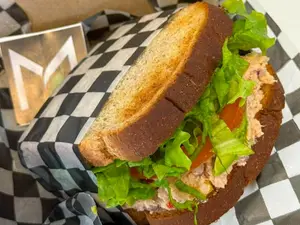 Sandwich tuna power