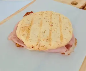 Tostado en pan de chipa