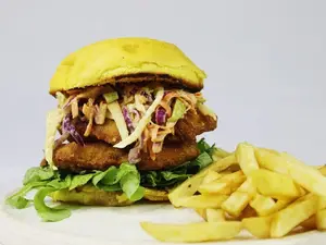 Pollo crispy + papas fritas