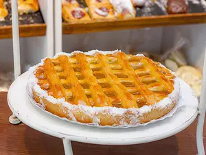 Pastafrola de membrillo entera