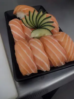Nigiri de salmón