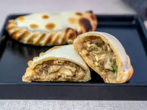 Empanada De Carne Picante