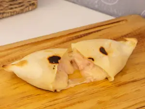 Empanada de jamón y queso