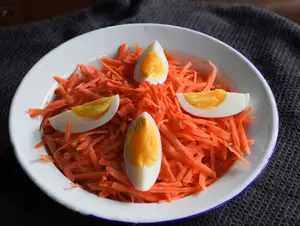 Ensalada de zanahoria y huevo