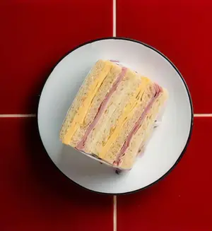 Sándwich De Miga Jamón Y Queso