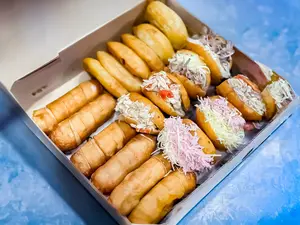 Box 18 piezas pican 4 personas