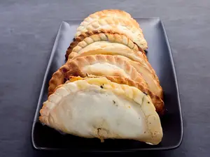 Empanada de jamón y queso