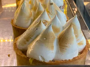 Porción de tarta lemon pie
