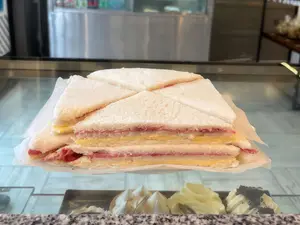 Sándwich miga salame y queso