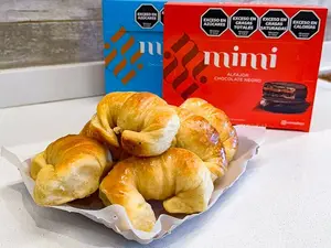 12 medialunas y 12 alfajores