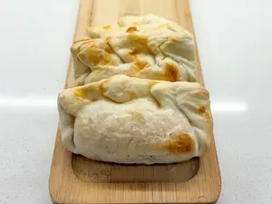 Empanada De Jamón Y Queso