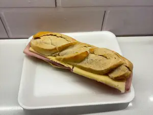 Sandwich en pan flauta jyq