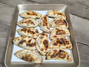 DOCENA EMPANADAS
