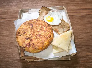 Milanesa a caballo + tortilla