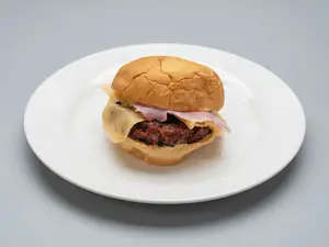 Hamburguesa j y q + coca
