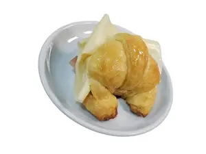 Medialuna C/ J Crudo Y Queso