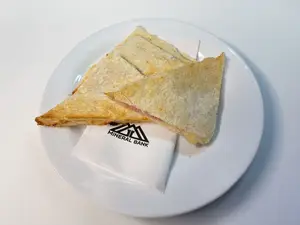 Tostado de miga jamón y queso