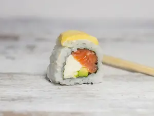 Avocado roll (10 piezas)