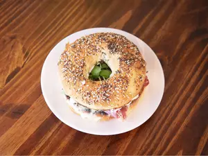 Bagel Crudo