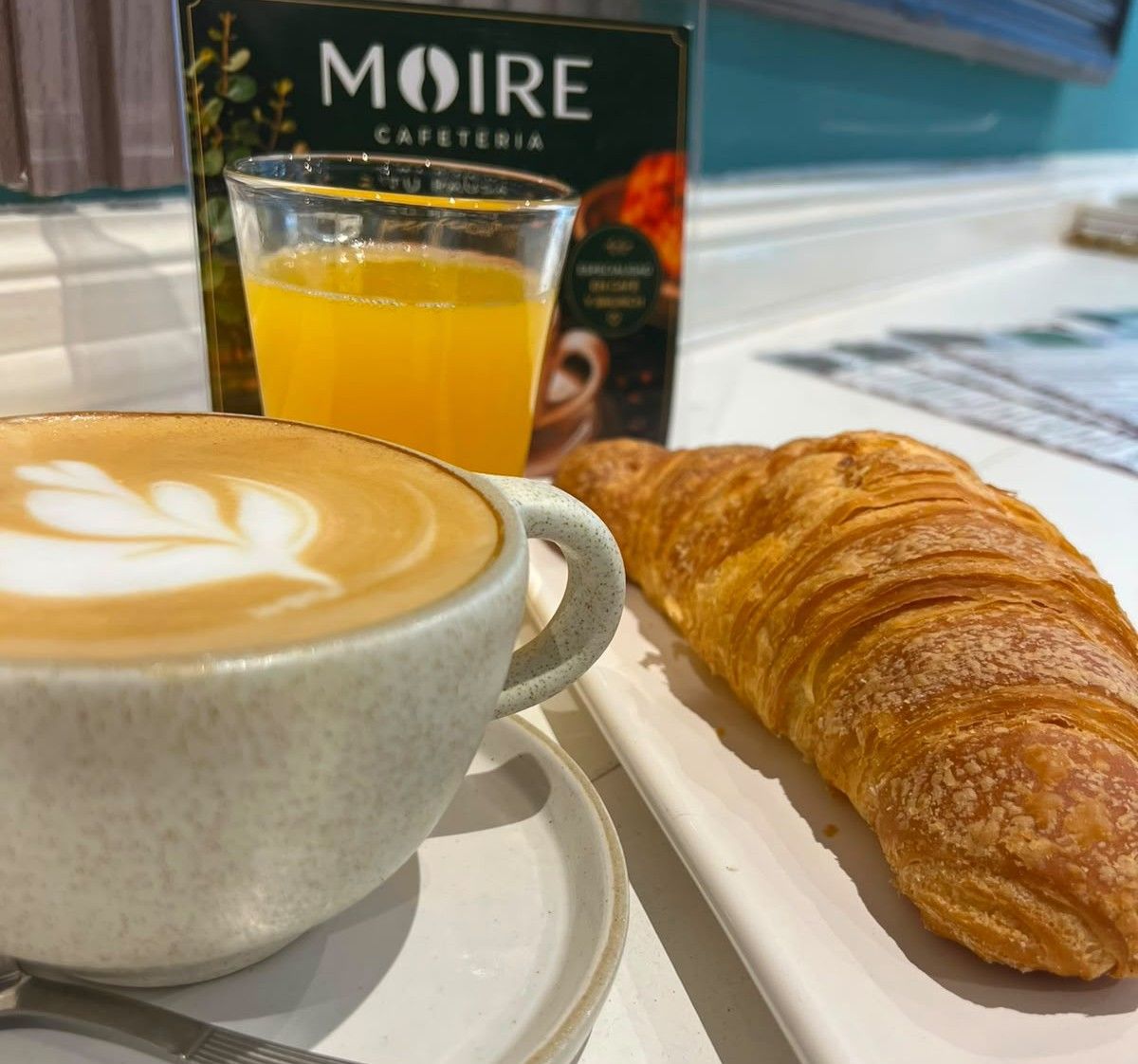 Moire Cafeteria
