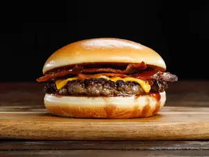 Hamburguesa duchess + papas