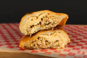 Empanada de Pollo y Queso