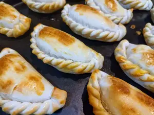 Empanada al Horno ( Carne )