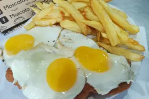 Milanesa a caballo
