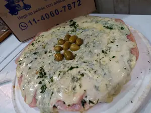 Muzzarella Roquefort con Jamón