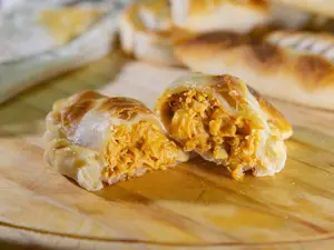 Empanada de pollo al roquefort