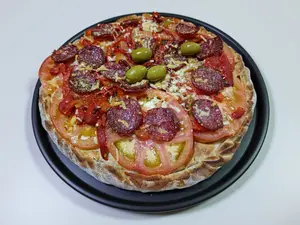 Fugazzeta rellena con jamón