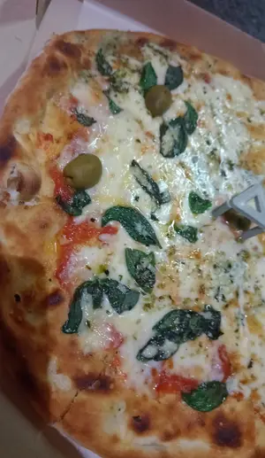 Pizza de albahaca
