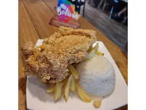 Pollo a la broaster