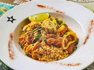 Pad thai de mariscos