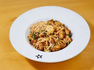 Pad thai de pollo