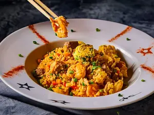 Yakimeshi mixto