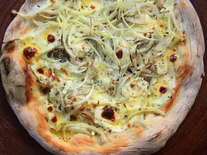 Pizza 4 porc fugazzeta