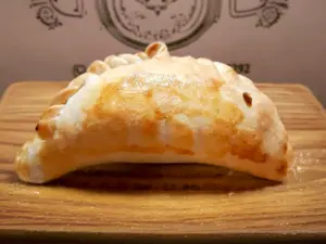 Empanada de cebolla y queso