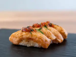 Niguiris Nakama (4 piezas)