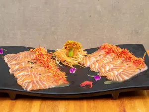 Tiradito de salmón