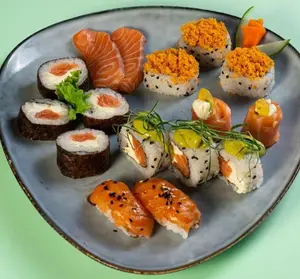 Combinado premium salmon y langostino x16