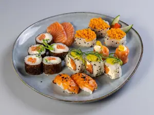Combinado premium salmón y langostino x32