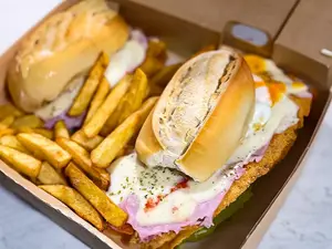 Sándwich de suprema napolitana