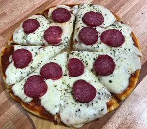 Pizza grande estilo calabresa