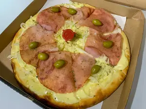 Fugazzeta Con Jamon Chica
