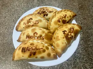 Media Docena De Empanadas